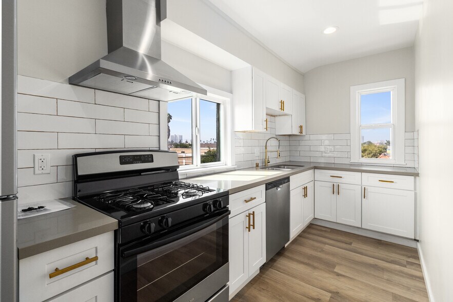 More Photos Of 1827 E 4th St, Long Beach Apartments For Sale