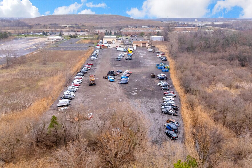 More Photos Of 16550 Racho Rd, Taylor Warehouse For Sale