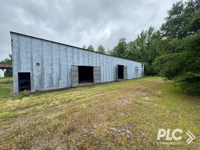 More Photos Of 319 Main st, Olanta Warehouse For Sale