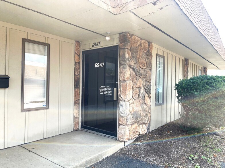 More Photos Of 6947 Promway Ave NW, North Canton Office For Lease