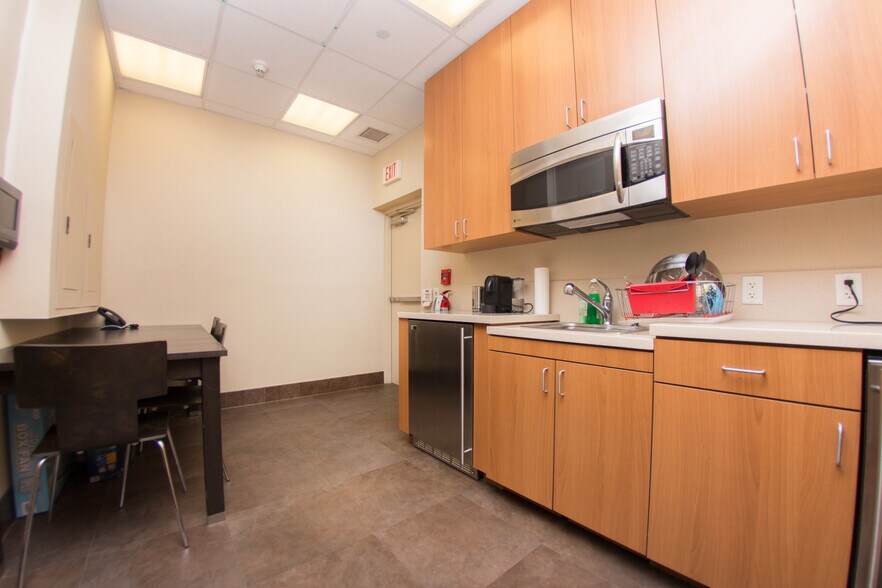 More Photos Of 20900 NE 30th Ave, Aventura Office For Sale