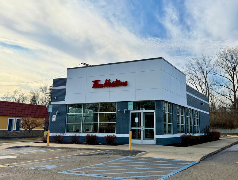 Primary Photo Of 16815 Middlebelt Rd, Livonia Fast Food For Lease
