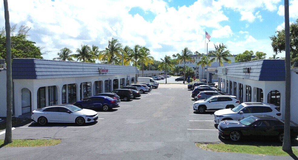 More Photos Of 833 S Federal Hwy, Dania Unknown For Lease