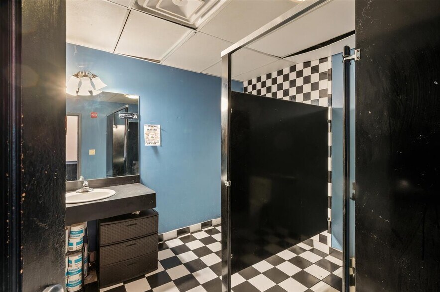 More Photos Of 108-114 Congress St, Saratoga Springs Restaurant For Sale