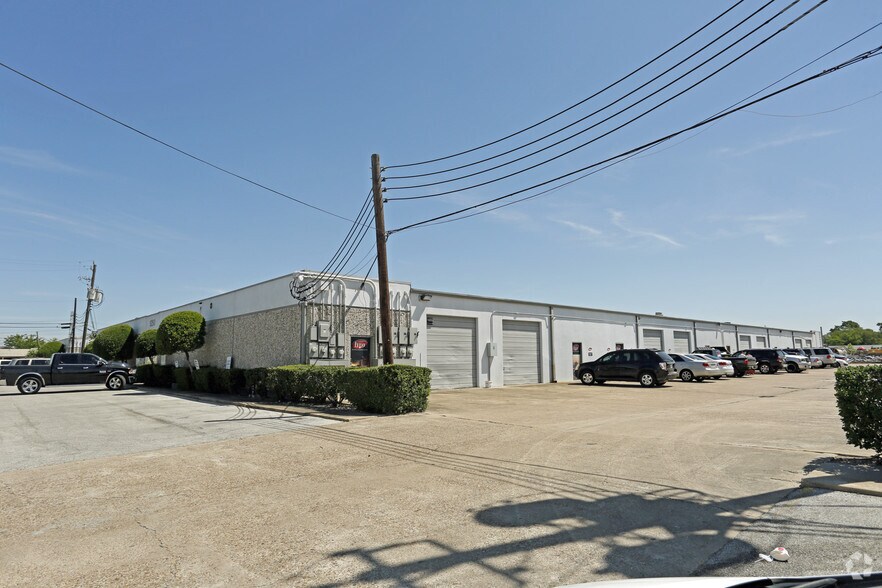 More Photos Of 5250 Gulfton St, Houston Light Distribution For Lease