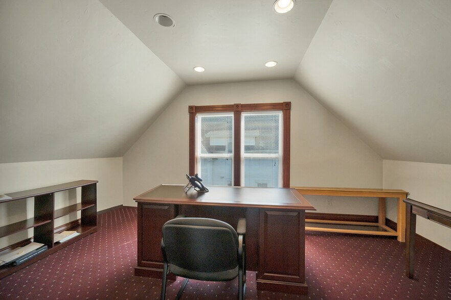 More Photos Of 125 S Quincy St, Green Bay Office For Sale