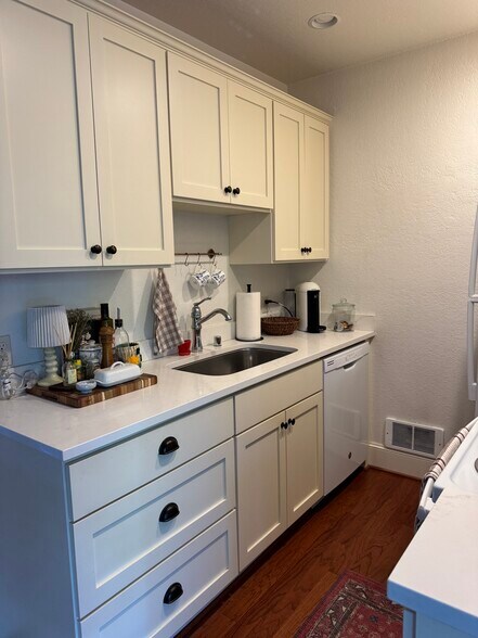 More Photos Of 1707 Taylor Ave N, Seattle Apartments For Sale