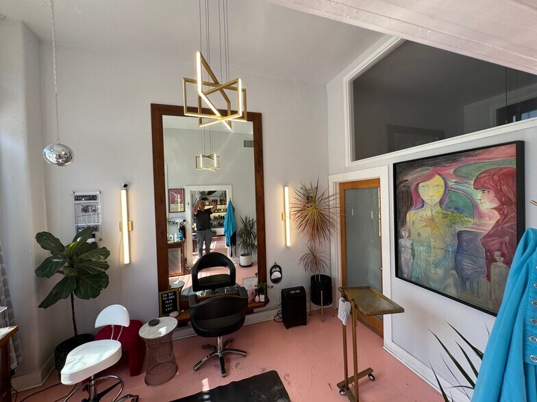 More Photos Of 2019-2023 Riverside Dr, Los Angeles Storefront Retail Office For Sale