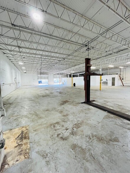 More Photos Of 810 NW 1st Ave, Boca Raton Warehouse For Lease