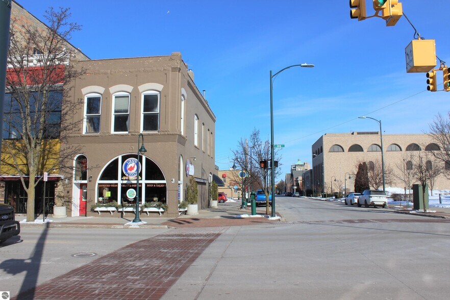 More Photos Of 129 S Union St, Traverse City Storefront Retail Office For Lease