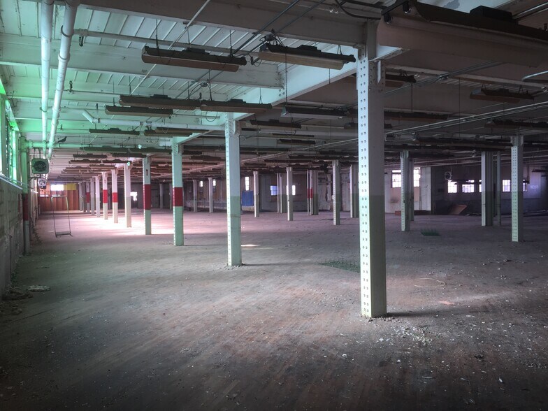 More Photos Of 1340-1400 Chestnut St, Kulpmont Manufacturing For Sale