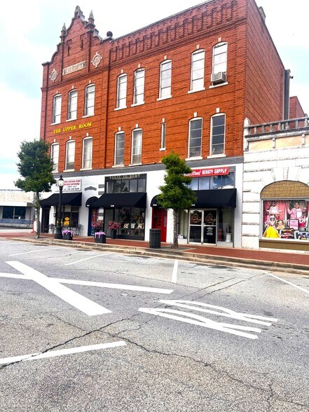 More Photos Of 112 Main St, Barnesville Restaurant For Sale