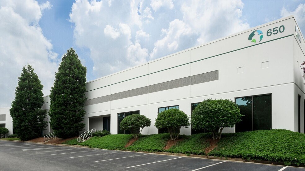 More Photos Of 560 Atlanta S Pky, College Park Unknown For Lease