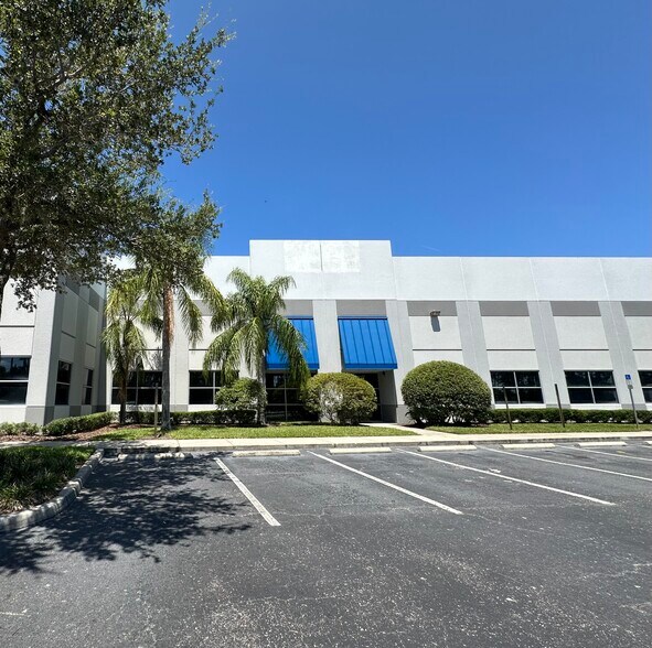 Primary Photo Of 8508 Benjamin Rd, Tampa Light Distribution For Lease