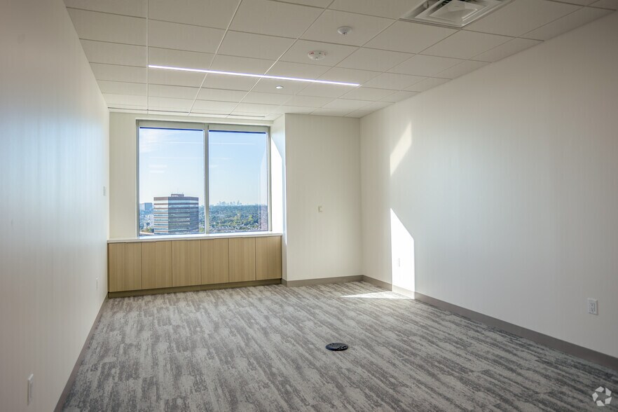 More Photos Of 12400 Coit Rd, Dallas Office For Lease