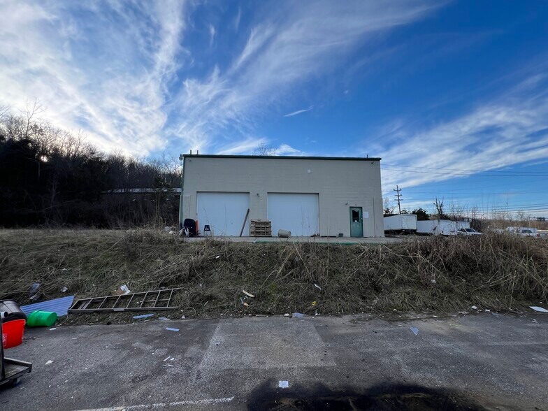 More Photos Of 675 College Dr, Batavia Warehouse For Sale