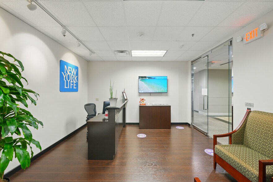 More Photos Of 9999 Bellaire Blvd, Houston Medical For Sale