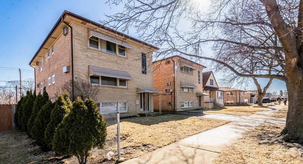 Primary Photo Of 1619 N 35th Ave, Melrose Park Apartments For Sale