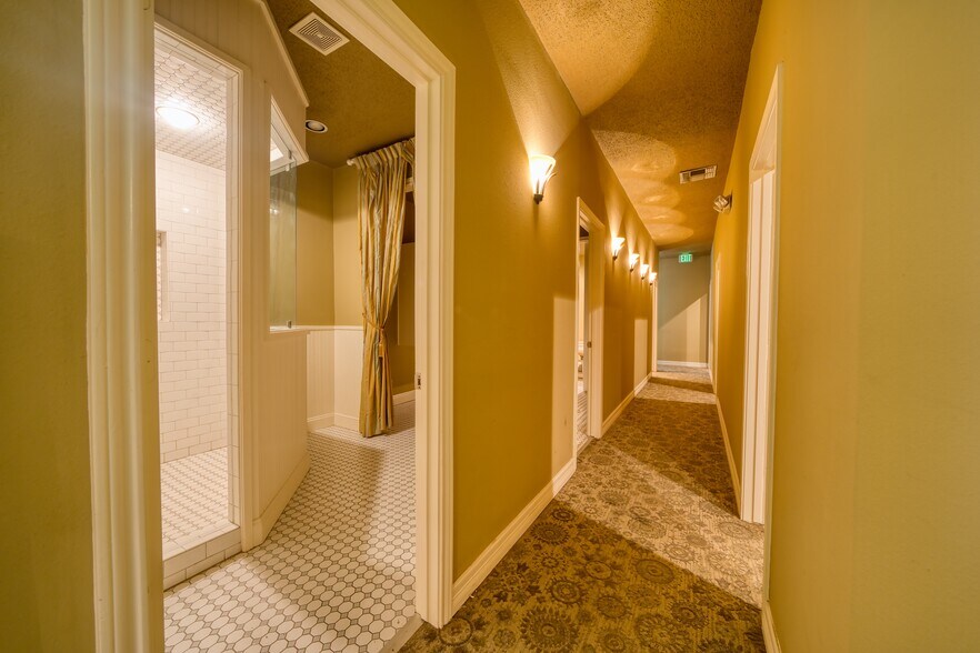 More Photos Of 2805 Center St, Deer Park Storefront Retail Office For Sale