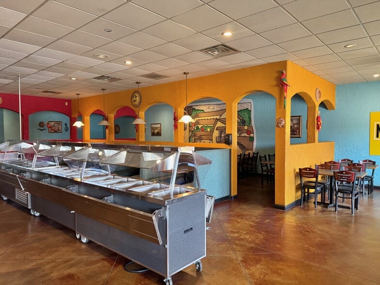 More Photos Of 200 N Central Ave, Parsons General Retail For Sale