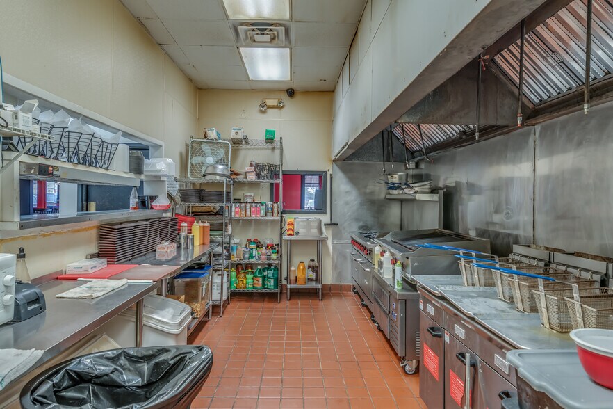 More Photos Of 3571/3585 McGehee Rd, Montgomery Restaurant For Sale