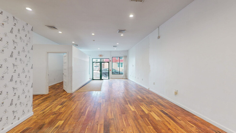 More Photos Of 201 B Highland ave, Somerville General Retail For Lease