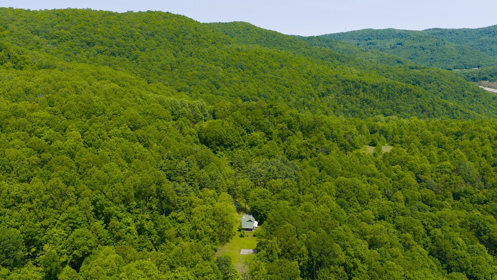 More Photos Of 1413 Song Bird Ln, Grassy Meadows Lodge Meeting Hall For Sale