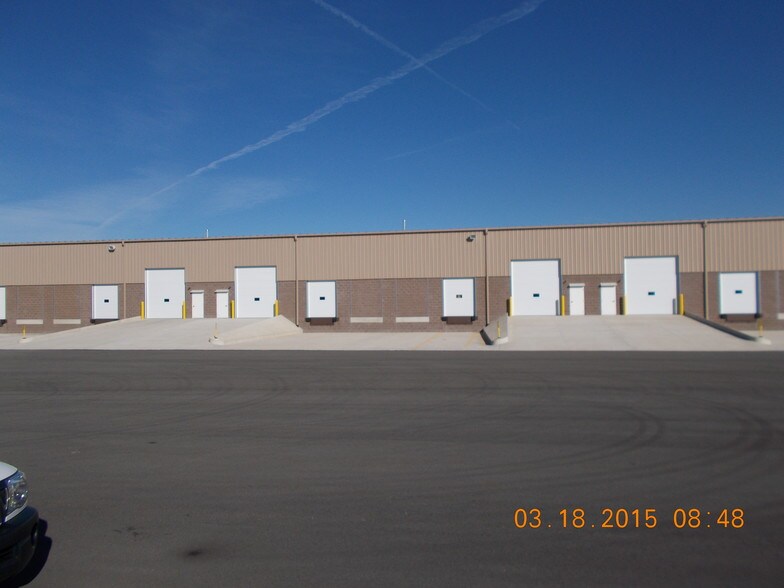 More Photos Of 45 Bay Hill Dr, Latrobe Warehouse For Lease