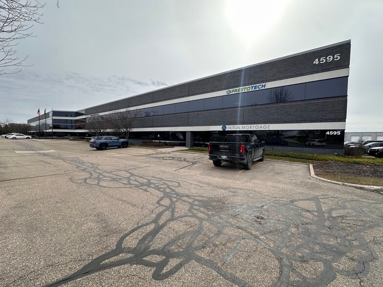 More Photos Of 4595 Broadmoor Ave SE, Grand Rapids Light Manufacturing For Lease
