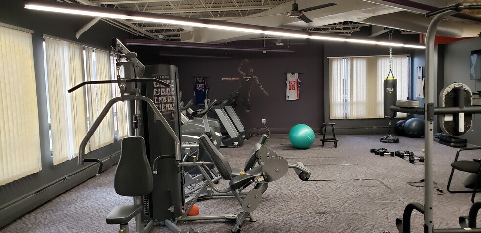 More Photos Of 6 Berkshire Blvd, Bethel Office For Sale