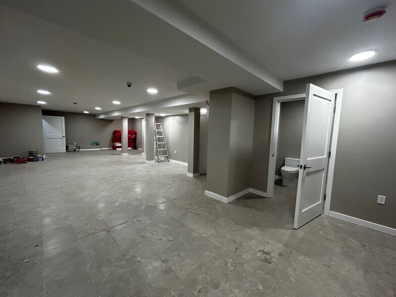 More Photos Of 1230 Bay St, Staten Island General Retail For Sale