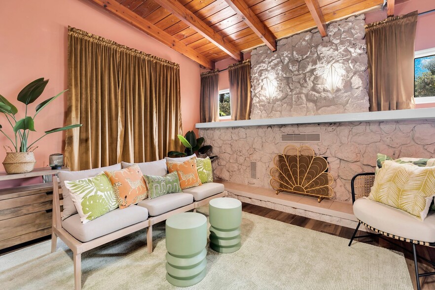 More Photos Of 243 61st St, Marathon Hotel For Sale