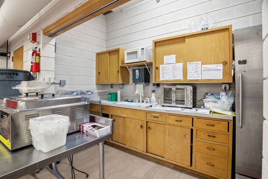 More Photos Of 6541 16TH Ave S, Richfield Schools For Lease