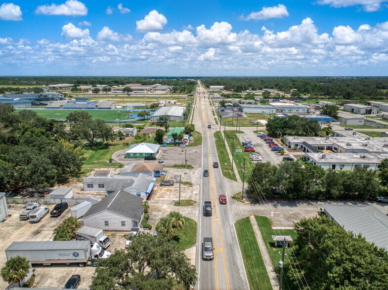 More Photos Of 2914 Kenilworth Blvd, Sebring Industrial For Sale