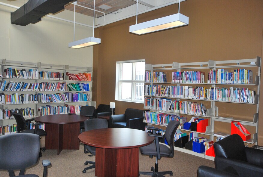 More Photos Of 30 E Broadway, Eugene Office For Lease