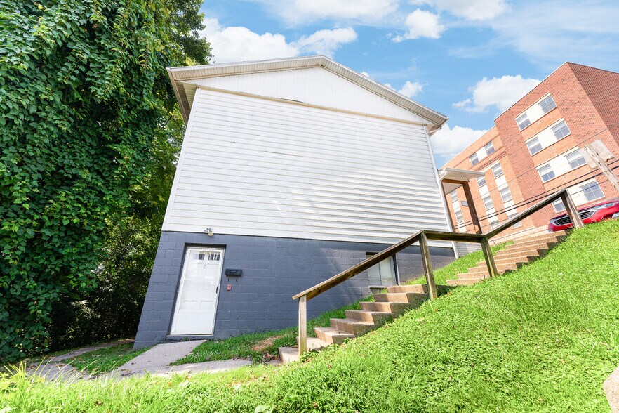 More Photos Of 101 McLane Ave, Morgantown Apartments For Sale