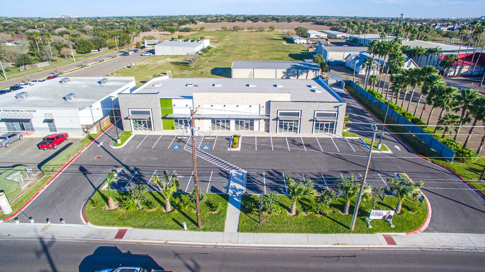 More Photos Of 2104 S McColl Rd, Edinburg Storefront For Lease