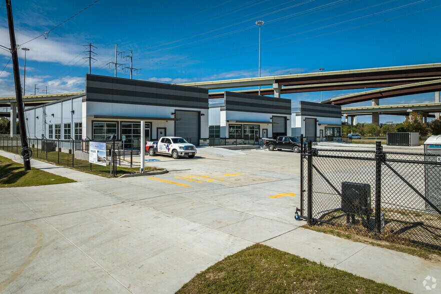 Primary Photo Of 6409 Eddie Dr, Humble Warehouse For Sale