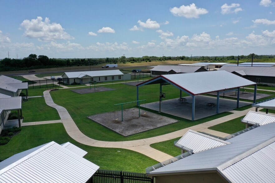 More Photos Of 4150 Highway 36 S, Brenham Shelter For Sale