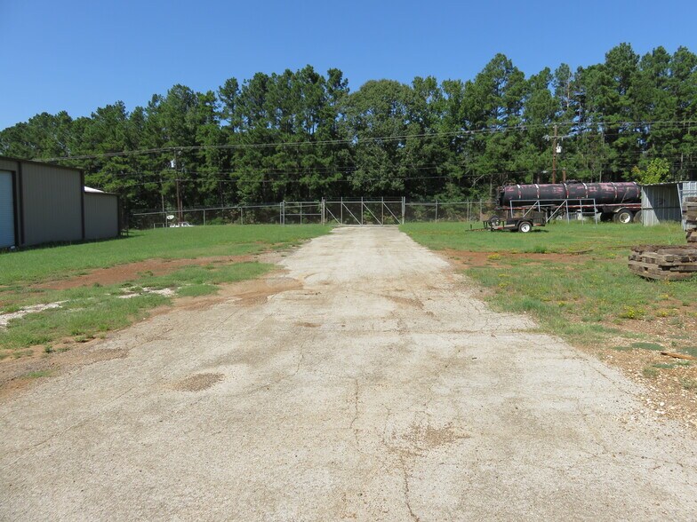 More Photos Of 3381 TX-21 Hwy, Nacogdoches Light Manufacturing For Sale