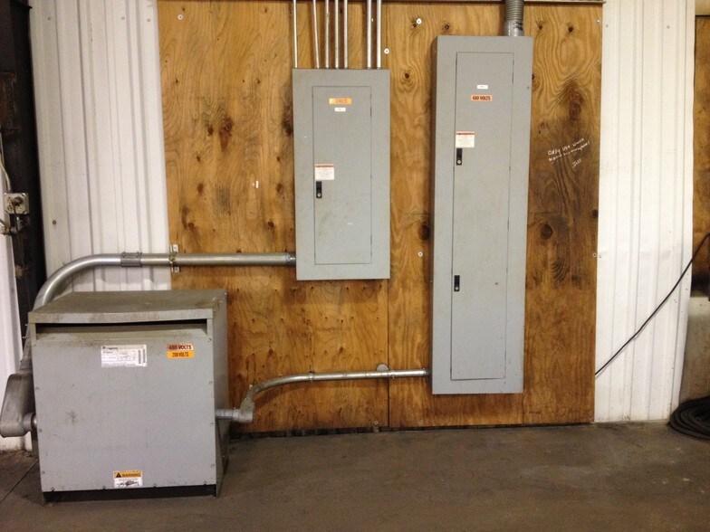 More Photos Of 17074 Lee Hwy, Abingdon Manufacturing For Lease