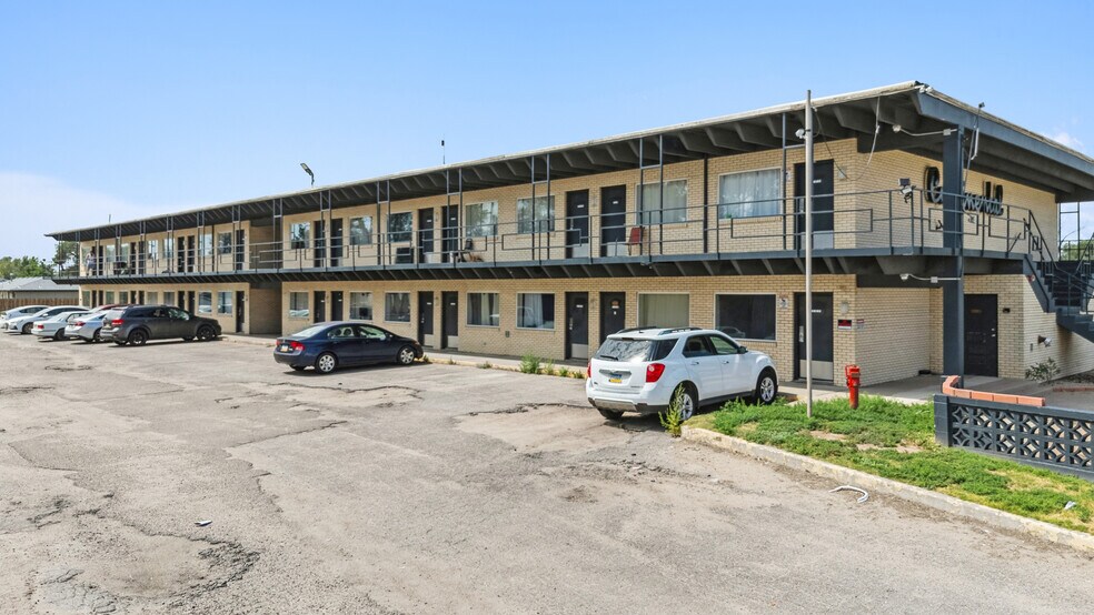 More Photos Of 1408 Buffalo Jones Ave, Garden City Apartments For Sale