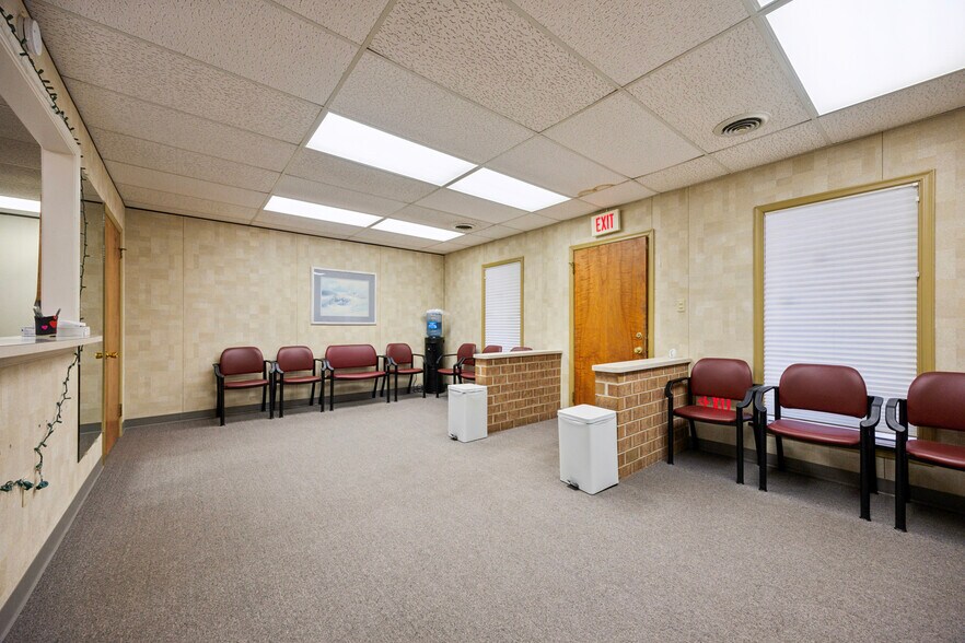 More Photos Of 1569 Medical Dr, Pottstown Office For Sale