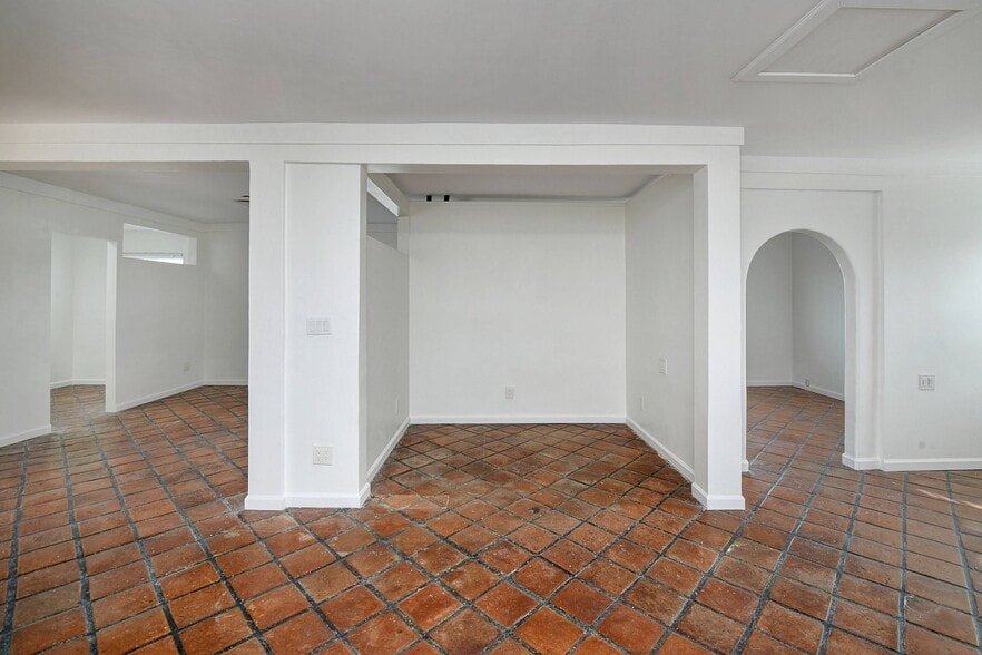 More Photos Of 3854 E Fort Lowell Rd, Tucson Freestanding For Sale