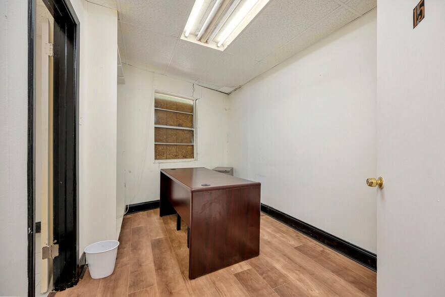 More Photos Of 2200 Evans Ave, Fort Worth Medical For Sale