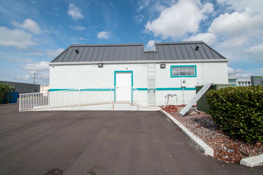 More Photos Of 4535 Tamiami Trl, Port Charlotte Office For Lease