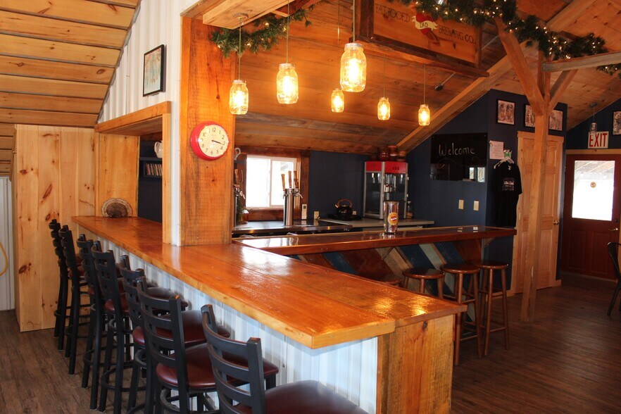 More Photos Of 894 Moosehead Trl, Jackson Sports And Entertainment For Sale