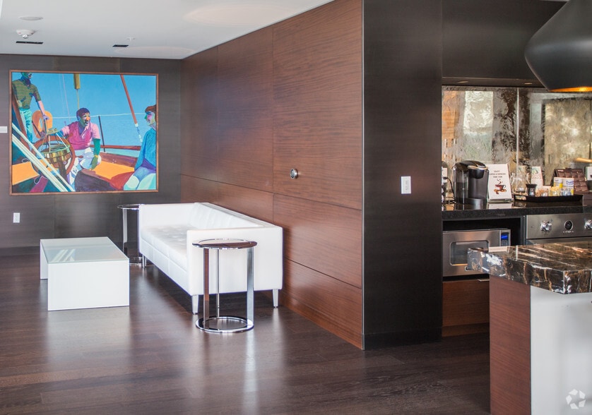 More Photos Of 1800 N Lynn St, Arlington Apartments For Lease