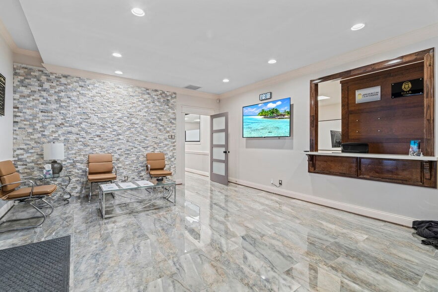 More Photos Of 25010 Oakhurst Dr, Spring Medical For Sale