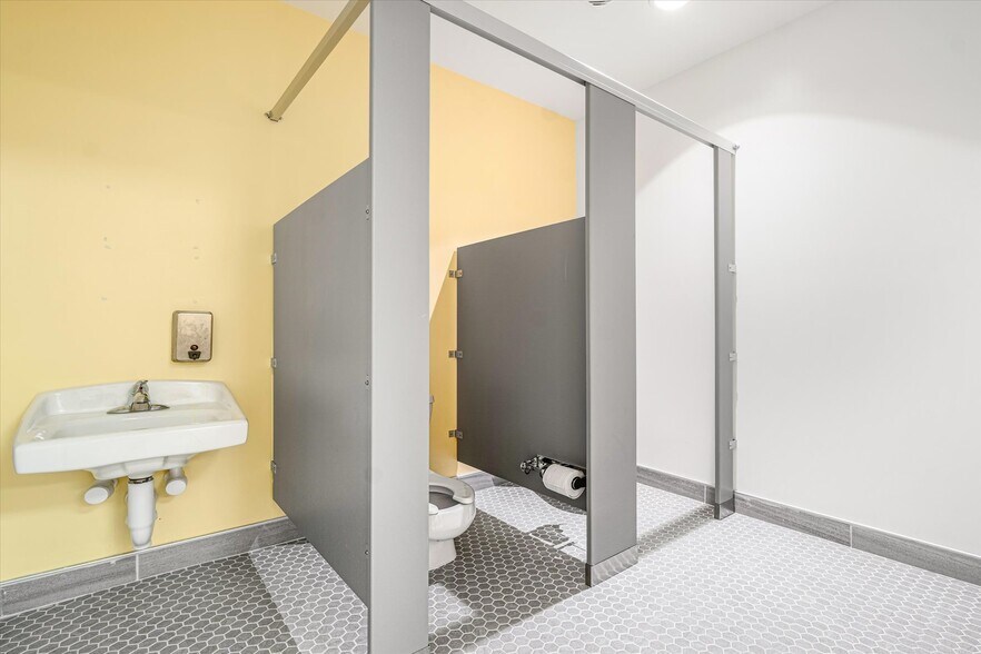 More Photos Of 481 Shores Blvd, Saint Augustine Medical For Sale